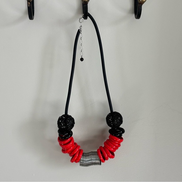 MoMA Design Statement Necklace - Picture 1 of 4